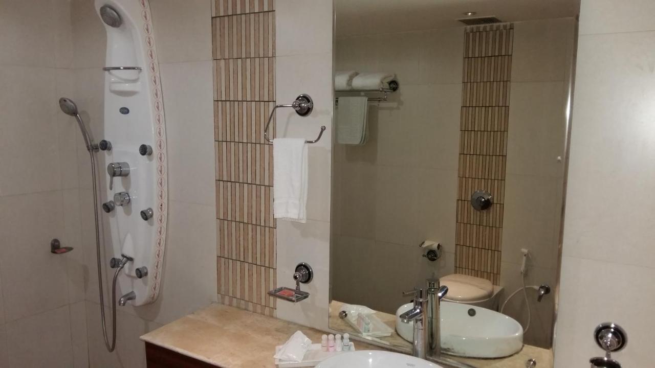 城堡酒店 Rudrapur 外观 照片